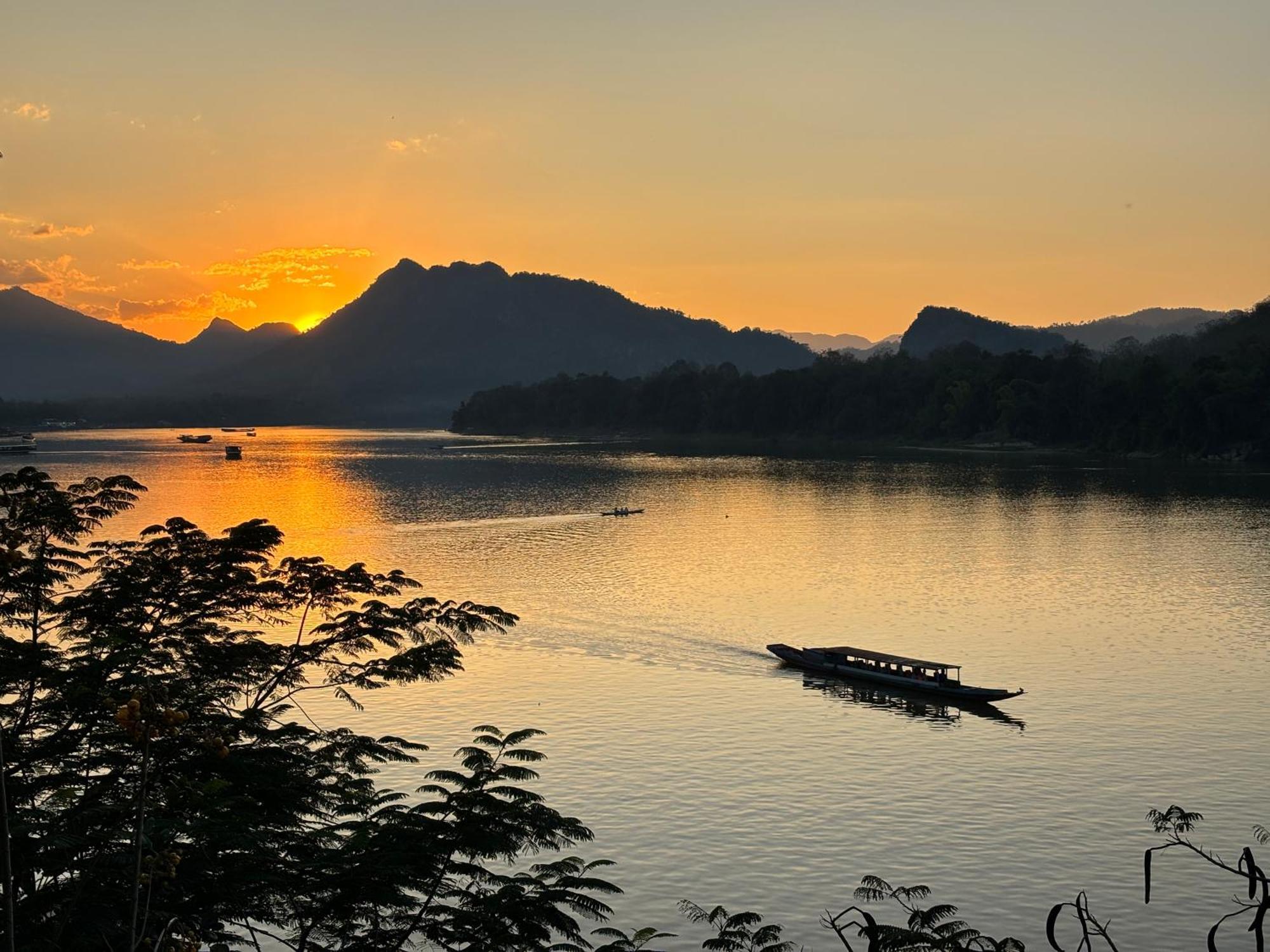 On The Mekong Resort Луанг Прабанг Екстериор снимка