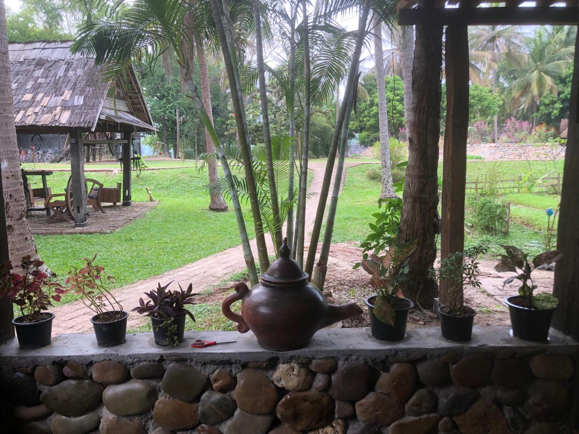 On The Mekong Resort Луанг Прабанг Екстериор снимка